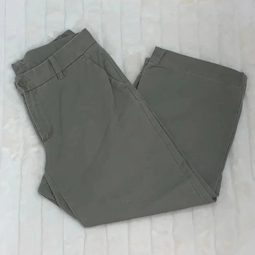 Women’s Gap‎ Khaki Capri Pants Size 8 EUC